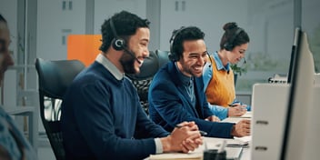 Équipe de centre de services TI suivant les demandes d'assistance et les accords de niveau de service (SLA) afin d'assurer une gestion de services efficace.